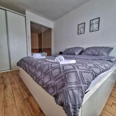 Hostel S Novi Sad Dış mekan fotoğraf