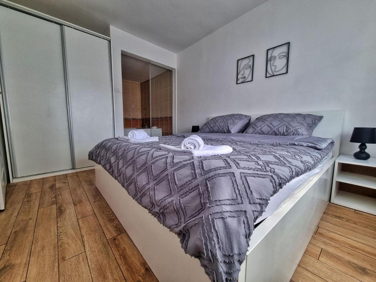 Hostel S Novi Sad Dış mekan fotoğraf