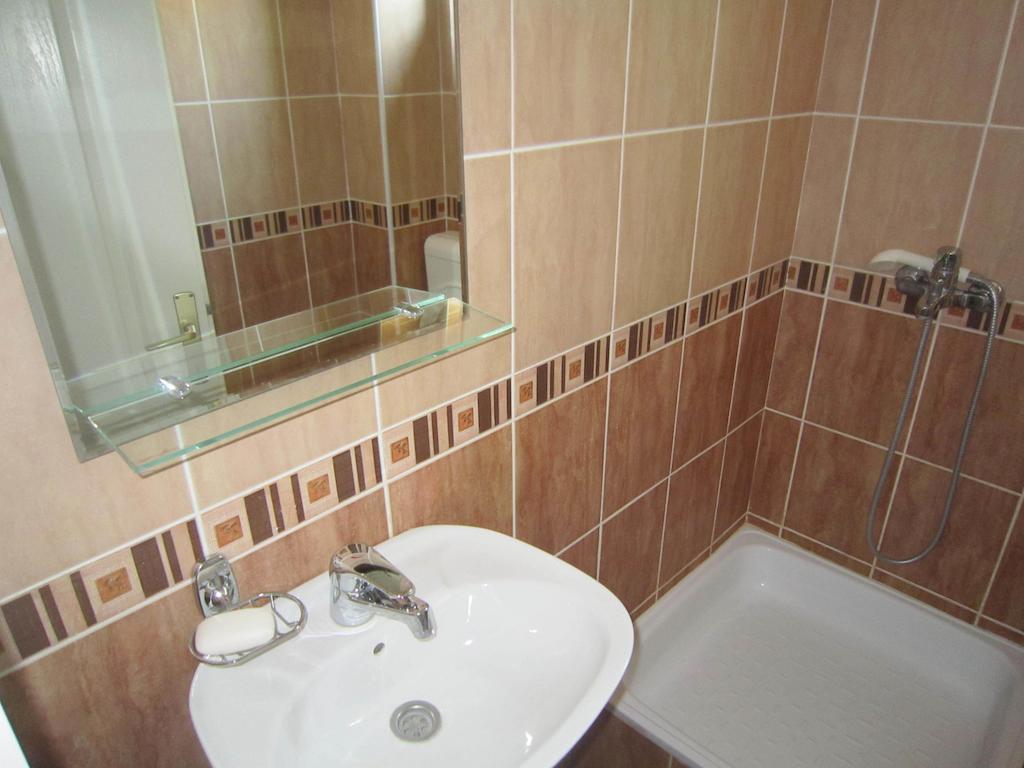 Hostel S Novi Sad Oda fotoğraf