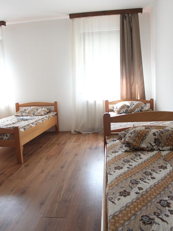 Hostel S Novi Sad Dış mekan fotoğraf
