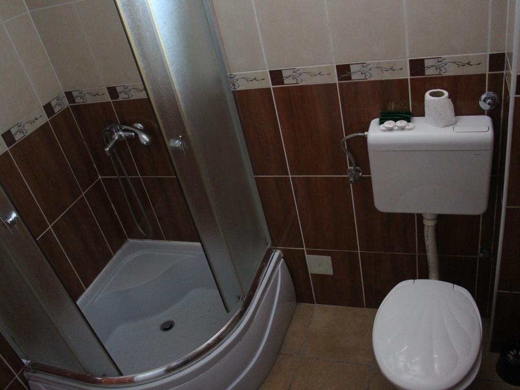 Hostel S Novi Sad Dış mekan fotoğraf